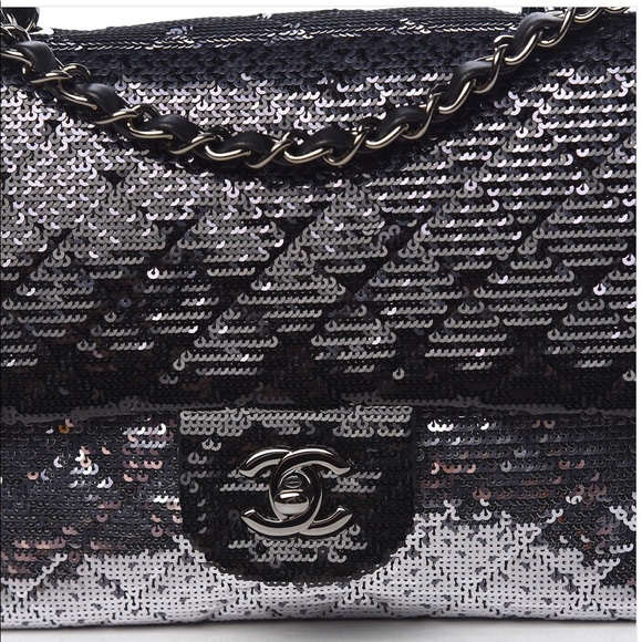 Authentic Chanel sequin flap bag - Picture 7 of 11